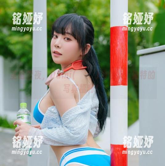 圣诞雪夜，Dami(퀸다미)为你奉上独特的写真福利！