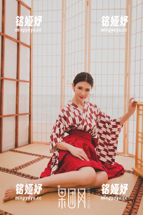 GIRLT果团网 - 心中有个小剧场：莫雅淇穿着礼服走红毯的想象合集