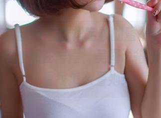 GIRLT果团网 - 白裙定妆的蜜桃Q妹儿，我的私拍心都在摇摆，美图说得也是实话，看我怎么看她！
