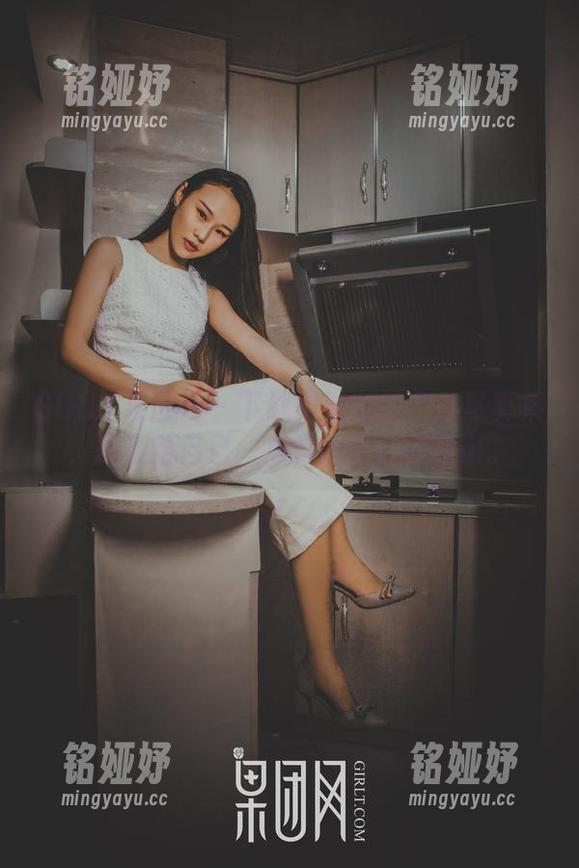 GIRLT果团网-黄歆苑 GIRLT果团网 - 下载黄歆苑的户外写真集,顺便给自己一点赏心悦目的理由。