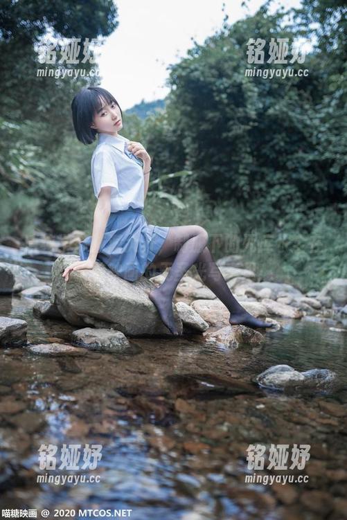 清纯学妹脑洞大开，制服下的死库水全在喵糖映画的无圣光写真里！