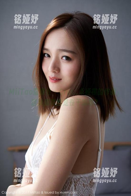 MiiTao蜜桃社 - Cris_卓娅祺的作品，这美腿真的是在干嘛呢？
