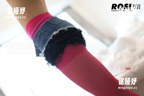 ROSI写真 陷入ROSI的姐弟情,照片原图里的姐姐有种俏皮感
