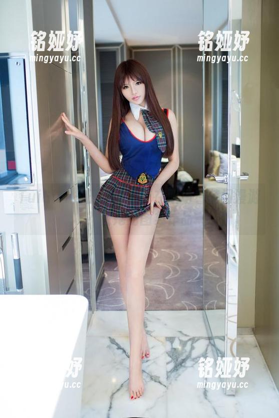 TuiGirl - 田芯娜如何在职场着装间漫游？看她的图集作品