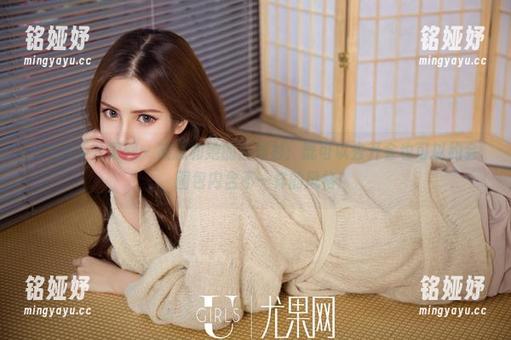 UGirls尤果网-筱慧 UGirls尤果网 - 筱慧和她的白衬衫:既可以去开会也可以约会,图包内含不一样的风格!