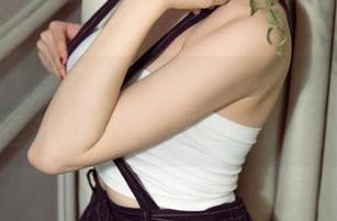 UGirls尤果网 - 苏糯米奇葩体操服合集，没圣光却还是个别致的小拼图！