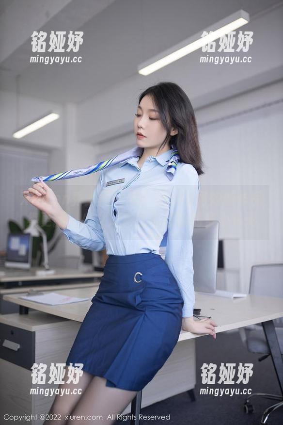 Xiuren秀人网 - 看！laura阿姣的作品集更新，少女风彩比你想象的多姿多彩