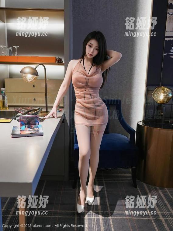 Xiuren秀人网 - 伍晓丽Shirley的黑白企图：资源汇聚成就非凡风格，真是理想主义者！