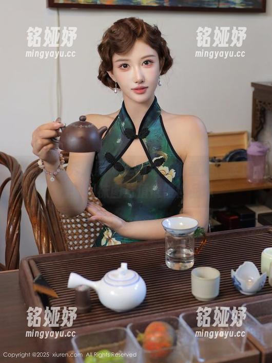 Xiuren秀人网-余虞酱 Xiuren秀人网 - 定制细节很重要,余虞酱的网袜图片值得慢慢品味