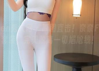 Xiuren秀人网 - 原图直击！奈奈Fox的套装，完美脱离一切尴尬线！