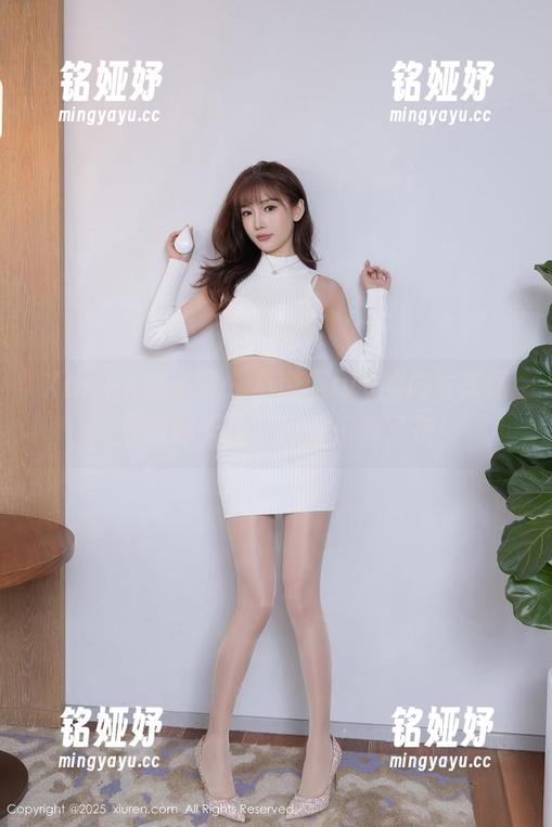 Xiuren秀人网-小蛮腰lvy Xiuren秀人网 - 小蛮腰lvy的内衣美图,分享到天边,心里乐开了花!