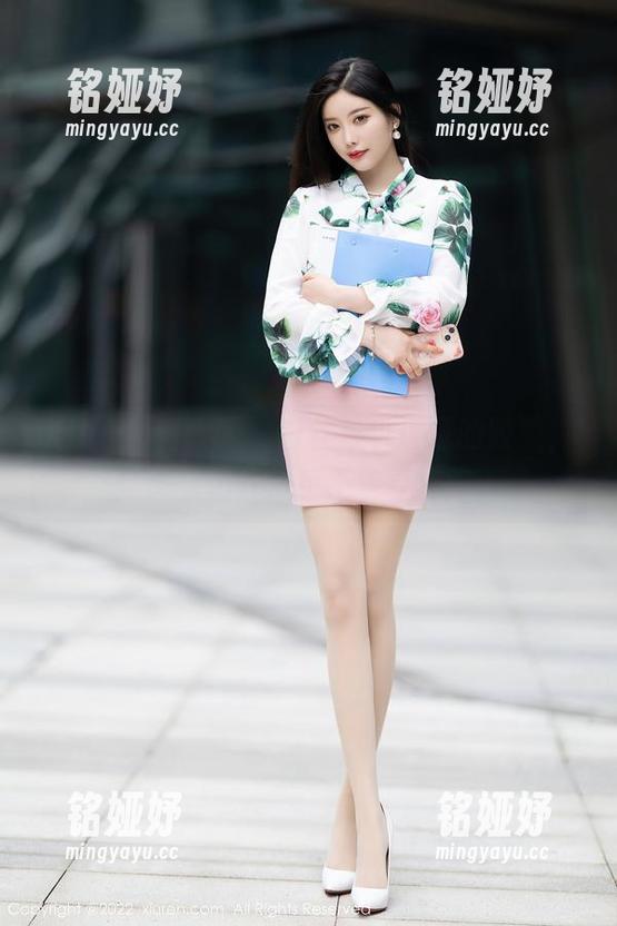 Xiuren秀人网-小逗逗 Xiuren秀人网 - 白丝与小逗逗的胶囊,原图与照片似乎不走寻常路。