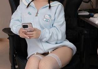 Xiuren秀人网 - 沐言yanyan的高清图集：女孩，她是谁？我完全不想知道，只想看！