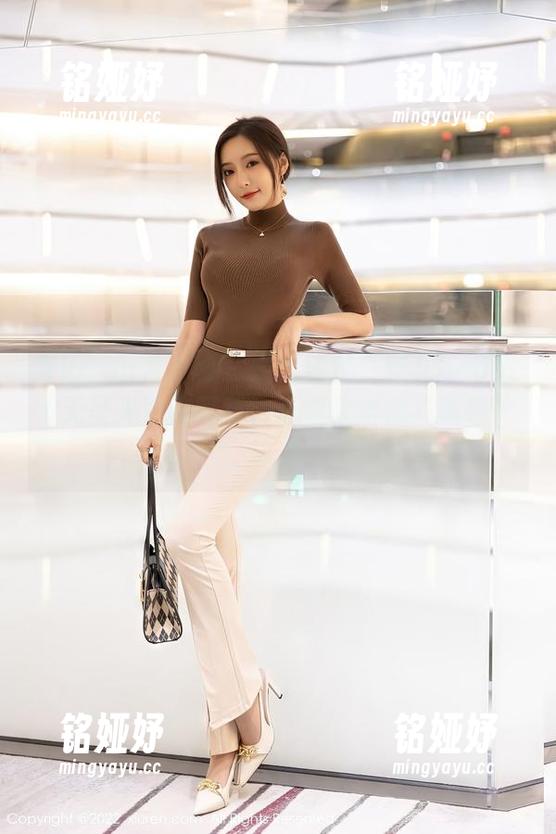 Xiuren秀人网-菲儿beauty Xiuren秀人网 - 轻松搞定!菲儿beauty无圣光瑜伽写真,让我来给你“指导”一下