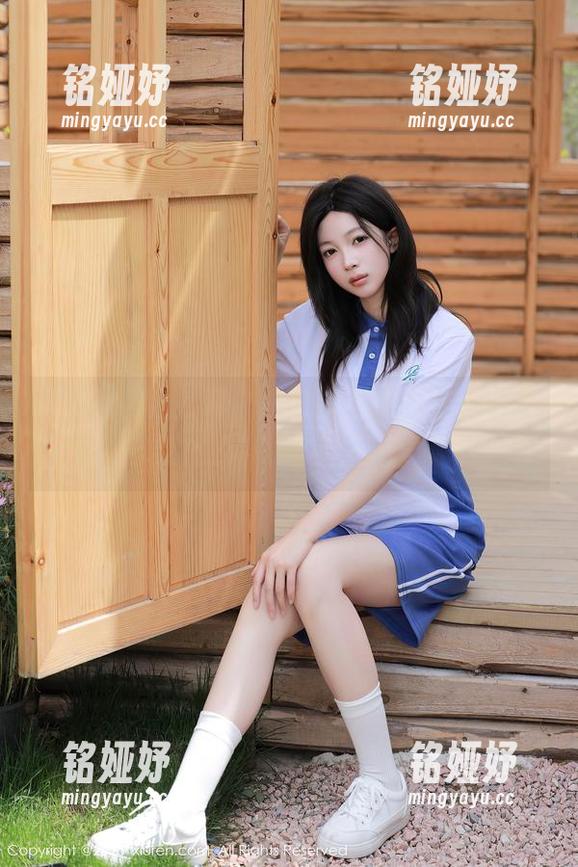 Xiuren秀人网-赵万灵 Xiuren秀人网 - 一份满意的旗袍合集,赵万灵在线带货,赶紧下载吧!
