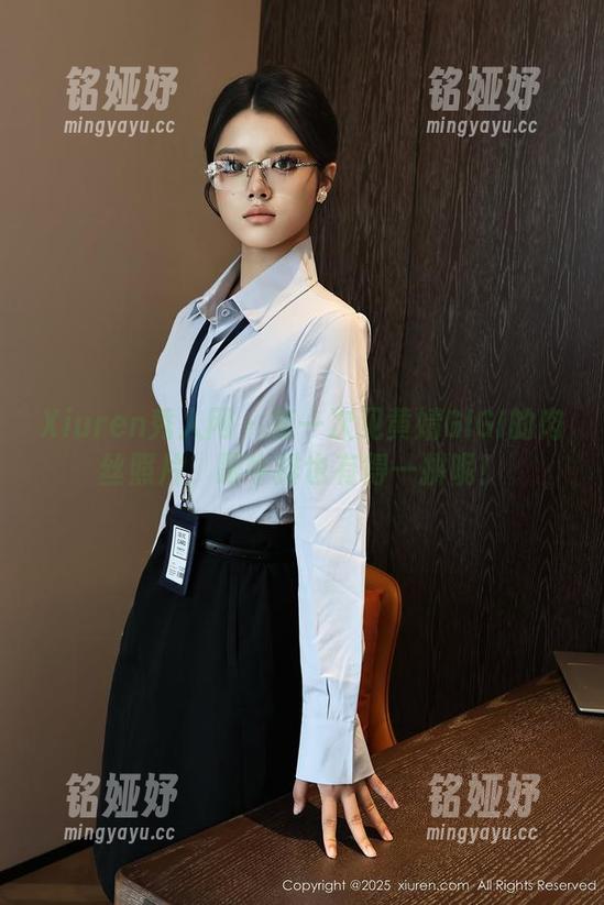 Xiuren秀人网 - 第一次见黄婧GIGI的肉丝照片，跟牛排也有得一拼呢！