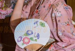 Yiko湿润兔的纯白系列不仅仅是视觉，更是一种体验......图片分享，大家怎么看？