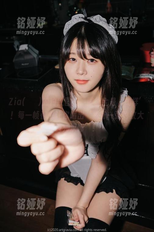 Zia(지아)的豹纹图集，图里全是‘式样’！每一帧都想让你唱出‘我有一张豹纹大贝克汉姆’！