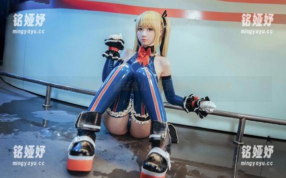 izumi泉桃子：新玩意儿——库里的最新通讯官