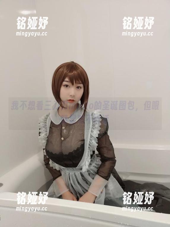 我不想看三刀刀miido的圣诞图包，但眼睛显然不听话
