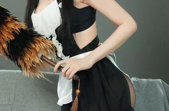 丽柜 - 白云之名，高清透明如晰，作品中透露着无尽可能。