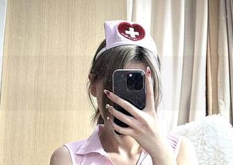 微密圈 - 私拍中的乙醇子，美脚展示出一种“无声”的叛逆，让我情不自禁…