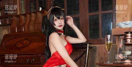 浴缸里的千夜未来：水花四溅的cos品味，敢试试吗？