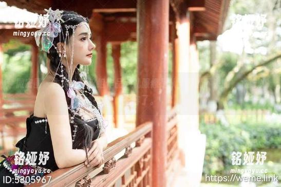 古阿扎 微密圈 - 古阿扎的这组作品,礼服像是从梦里摘下来的,太难以形容了。