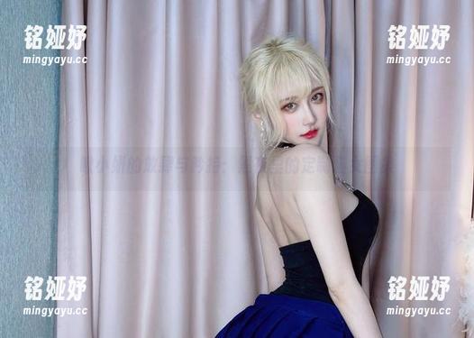啾小妍 啾小妍的放肆与矜持:黑夜里的定制猫女图集