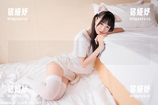 喵糖映画提供一个免费JK合集：慵懒的姿态，连翻身都不想费劲，你懂得。