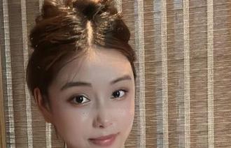 微密圈 - 奶雯的黑丝写真更新来啦！预警：进入此页面需保持冷静，理智消费哦！