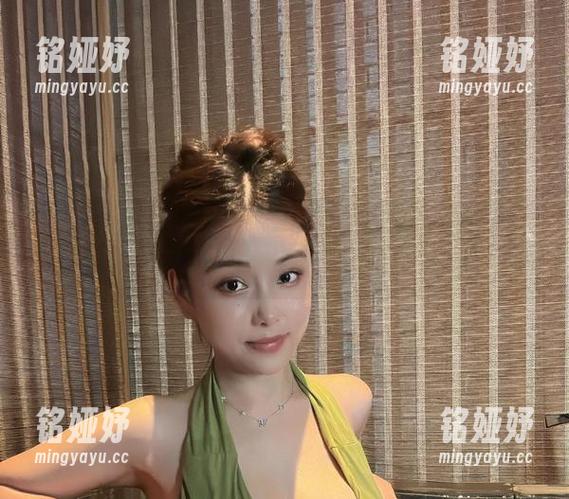 奶雯 微密圈 - 奶雯的黑丝写真更新来啦!预警:进入此页面需保持冷静,理智消费哦!