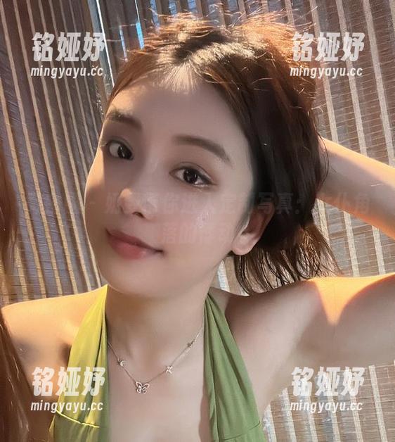奶雯 微密圈 - 奶雯带你进入定制写真:女仆角落的悸动