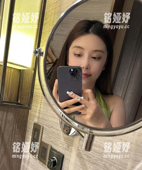 微密圈 - 说点现实的，奶雯女友全集，原图看完，审美发生了！