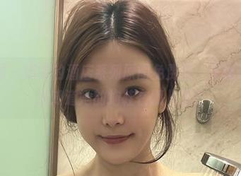 微密圈 - 奶雯的酒店系列原图免费送，关键是…我想知道她的拖鞋在哪儿了？