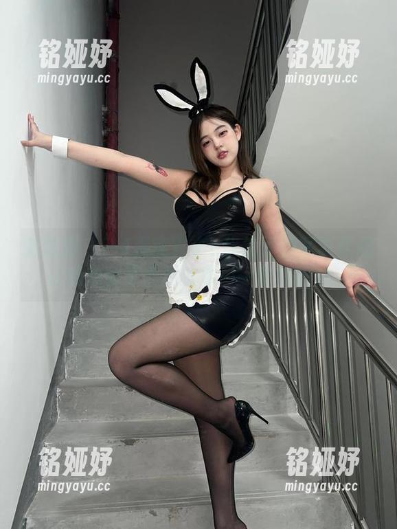 微密圈 - 7.4嘉宾？小u优优子的写真作品让我想到更重要的事……吃好吃的！