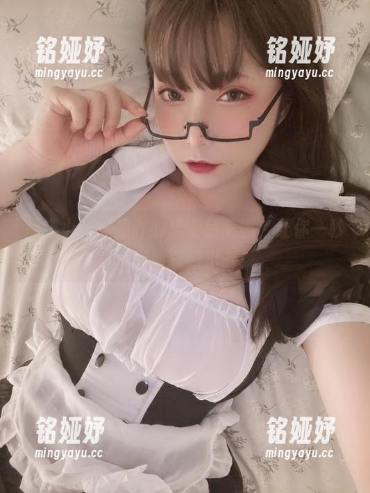 精选小泉学姐吖的职业装美图，让你一秒从平庸跳脱出去！