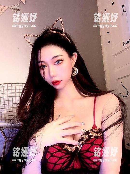 微密圈 - 这套小猫咪ck的婚纱写真绝了，太多身姿了，我的眼睛有点忙。
