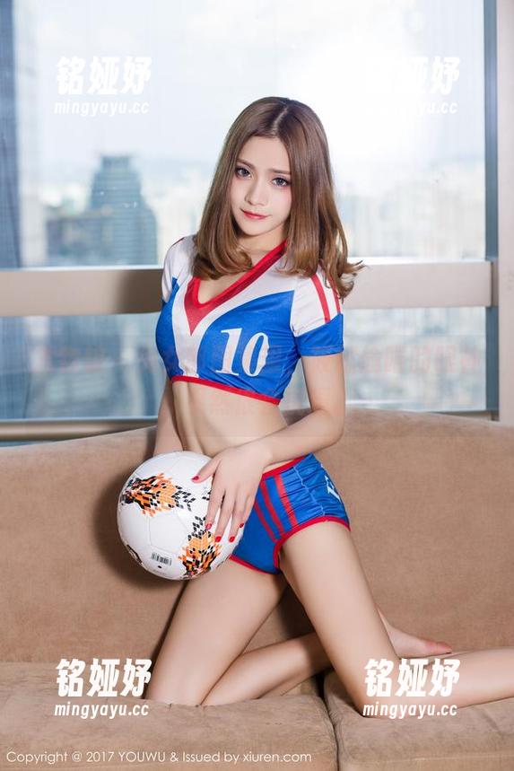 尤物馆-筱慧 尤物馆 - 兔女郎图集里,筱慧偷瞄的眼神,果然很会挑逗。