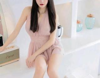 尤蜜荟 - 当娇喘JC用私拍演绎天使，原图里却透着点小俏皮
