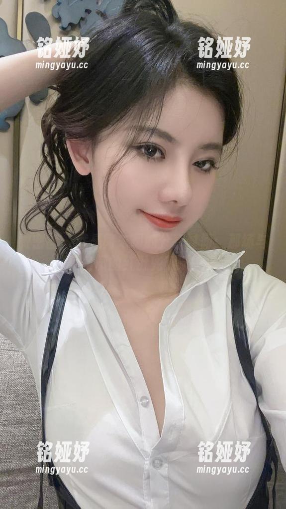 就是阿朱啊 微密圈 - 就是阿朱啊的分享时间:那场与乘务员的红肚兜下班之旅