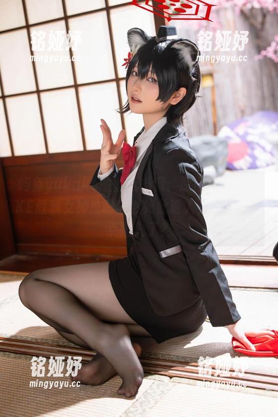 屿鱼yukako 屿鱼yukako的壁纸档案:原图里,NIKKE胜利女神拉毗居然如此诱人,是不是有点陷入了?