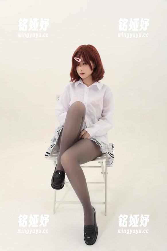 幼爱youmeko 幼爱youmeko的灰丝游泳秀,樋口圆香全套写真,别说,满眼都是好奇。