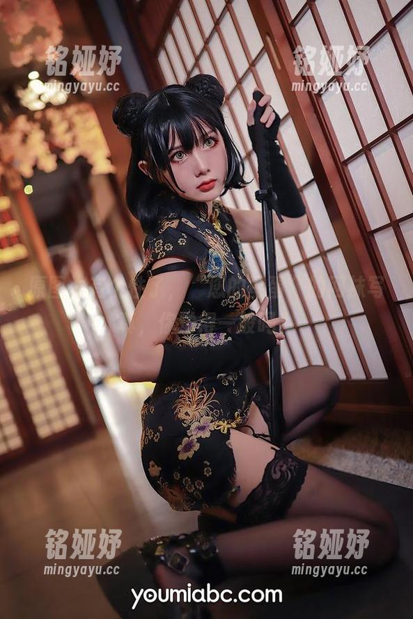 原图太有个性了，“您的蛋蛋”的网袜写真，你觉得一般吗？