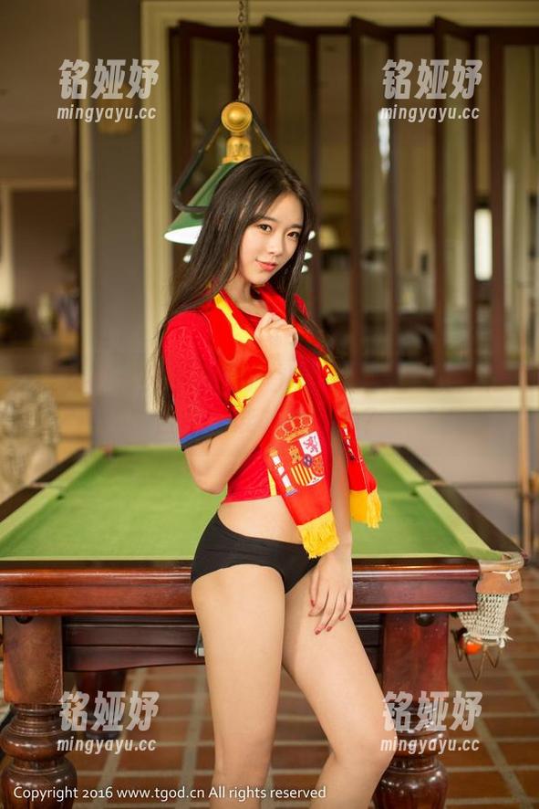 推女神 - 朱小旭的户外图集分享：妆容和自然，谁才是主角？
