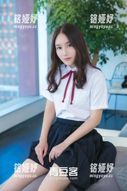 推女神 - 莫雅淇，白衬衫，这组合是谁给的灵感？