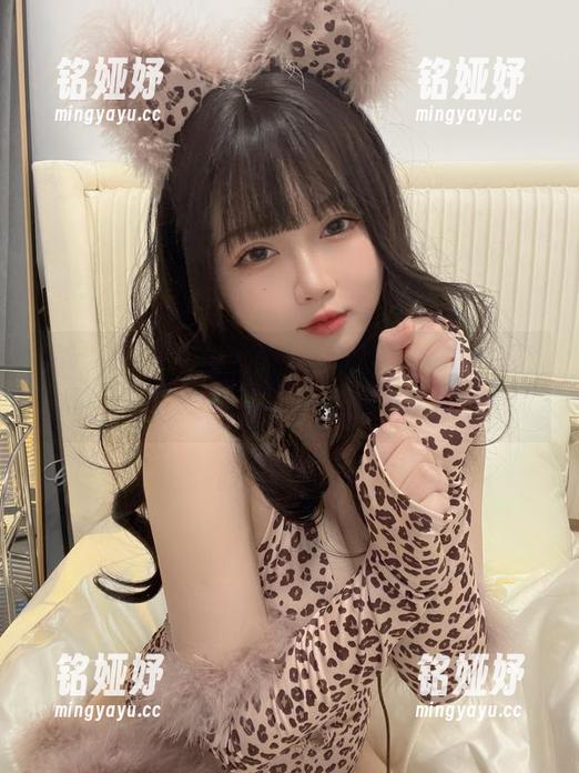 是依酱吖的护士cos合集，真有创意，是来给我满层药吗？
