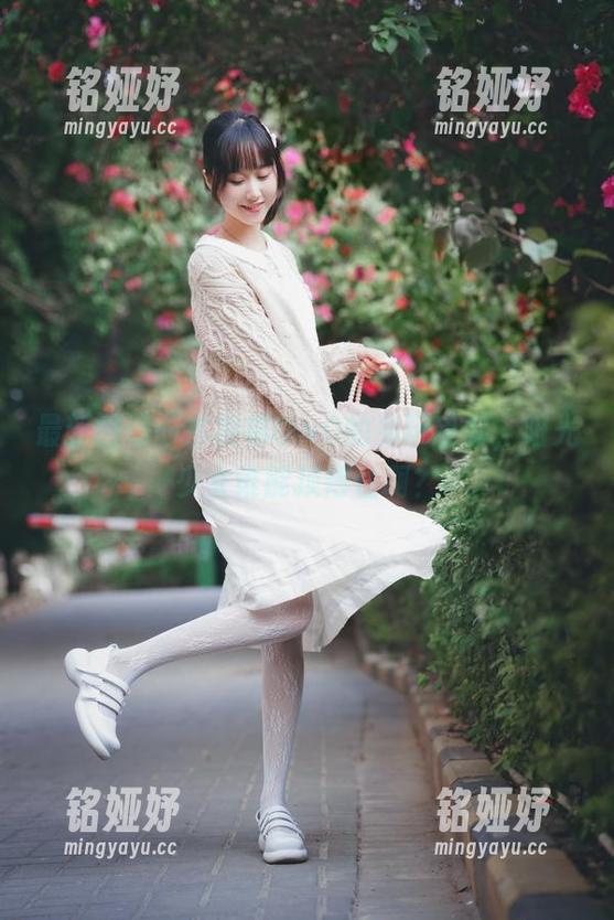 木棉棉OwO 最新图册—木棉棉OwO的兔玩电影,阳光少女谁能顶得住啊?