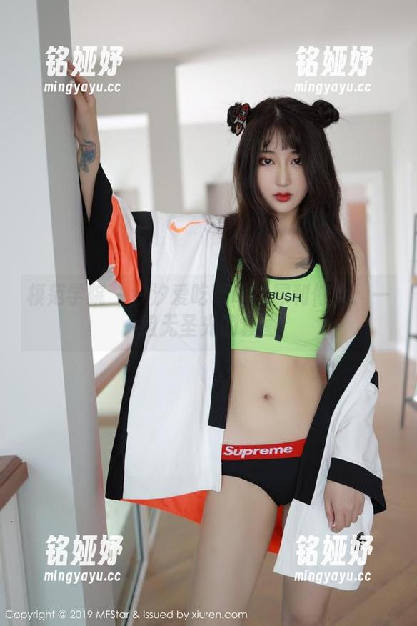 模范学院 - 汐汐爱吃草莓的犀利修女：一组无圣光的套图