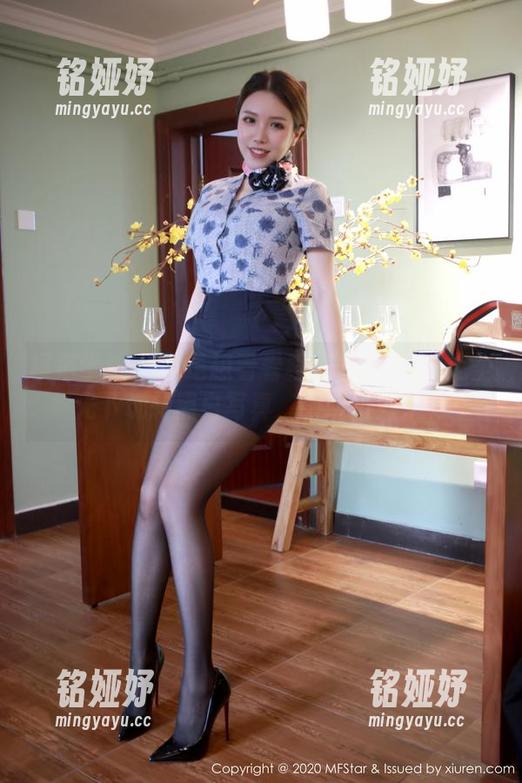 模范学院 - 就是想看看程程CC如何在无圣光下玩转黑白写真，太吸引人了！